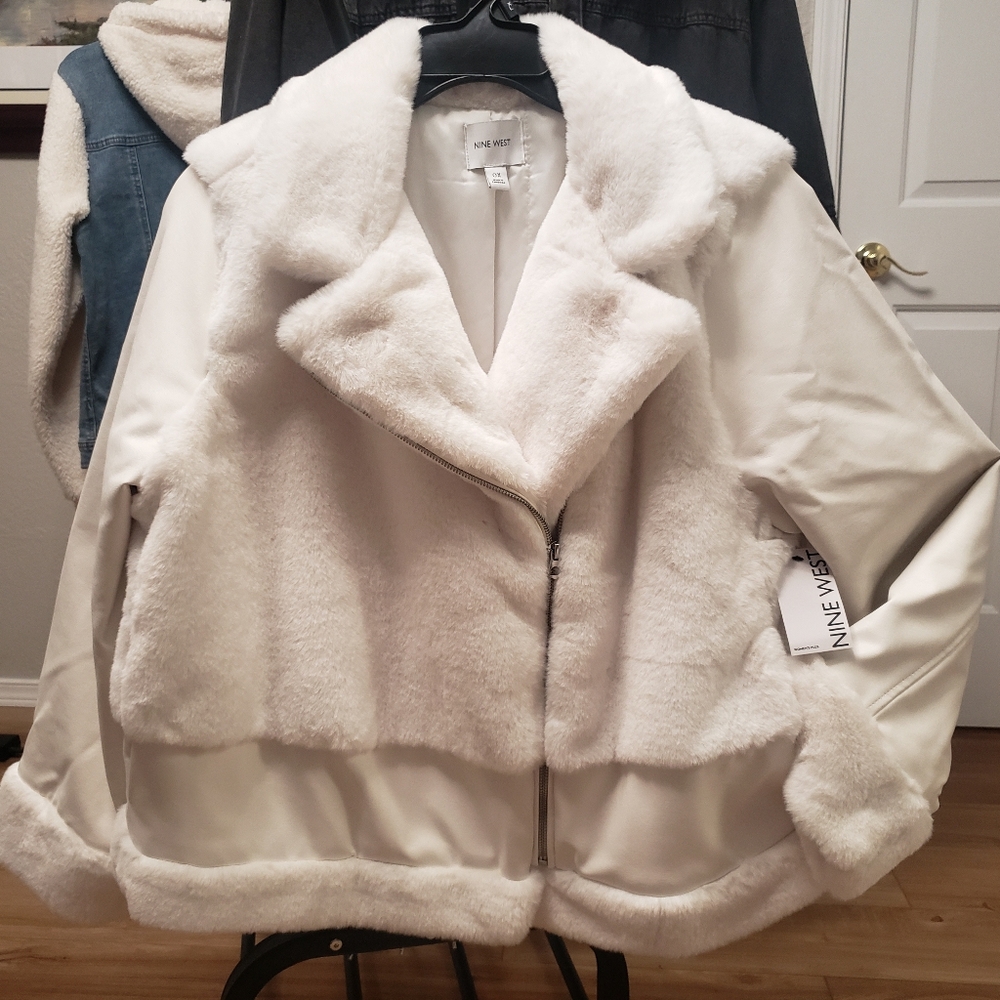 NEW w/Tags Nine West Women's White Faux Leather & Fur Moto Jacket, Sz 0X, 14/16